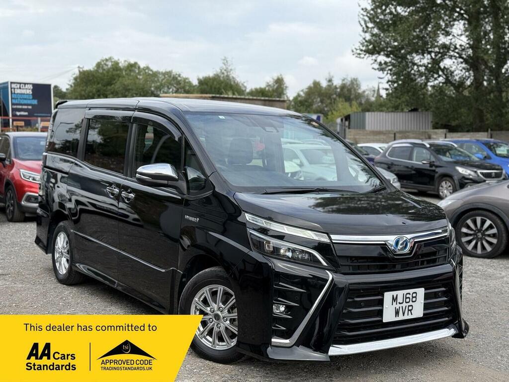 Toyota Voxy 1.8 Hybrid Euro 6 Black