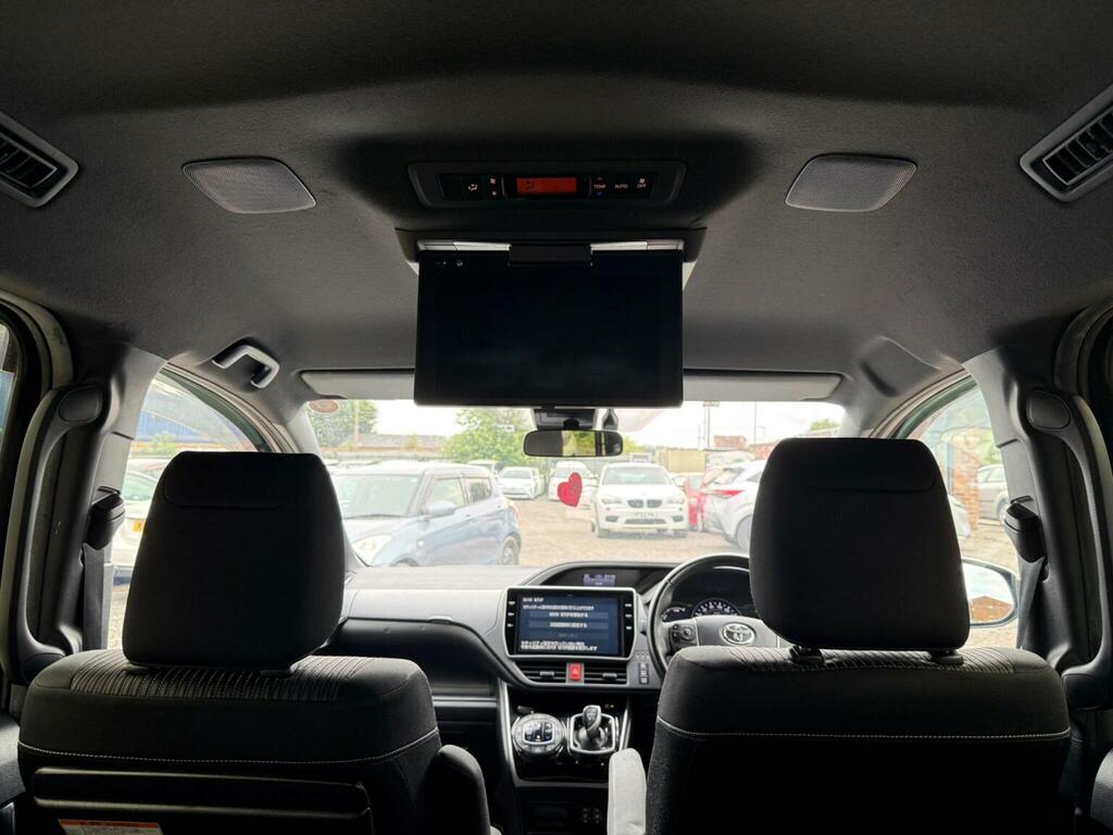 Toyota Voxy Hatchback Black #29