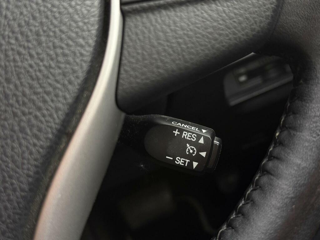 Toyota Voxy Hatchback Black #38