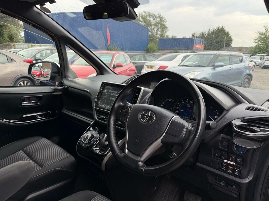Toyota Voxy Hatchback Black #10