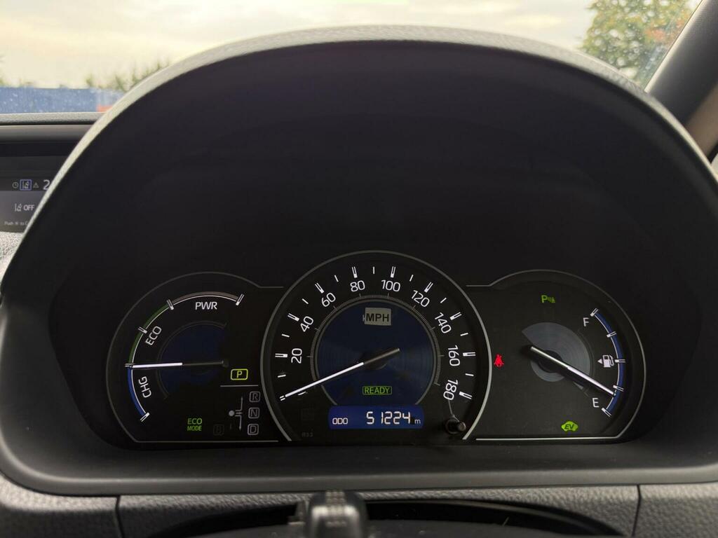 Toyota Voxy Hatchback Black #39