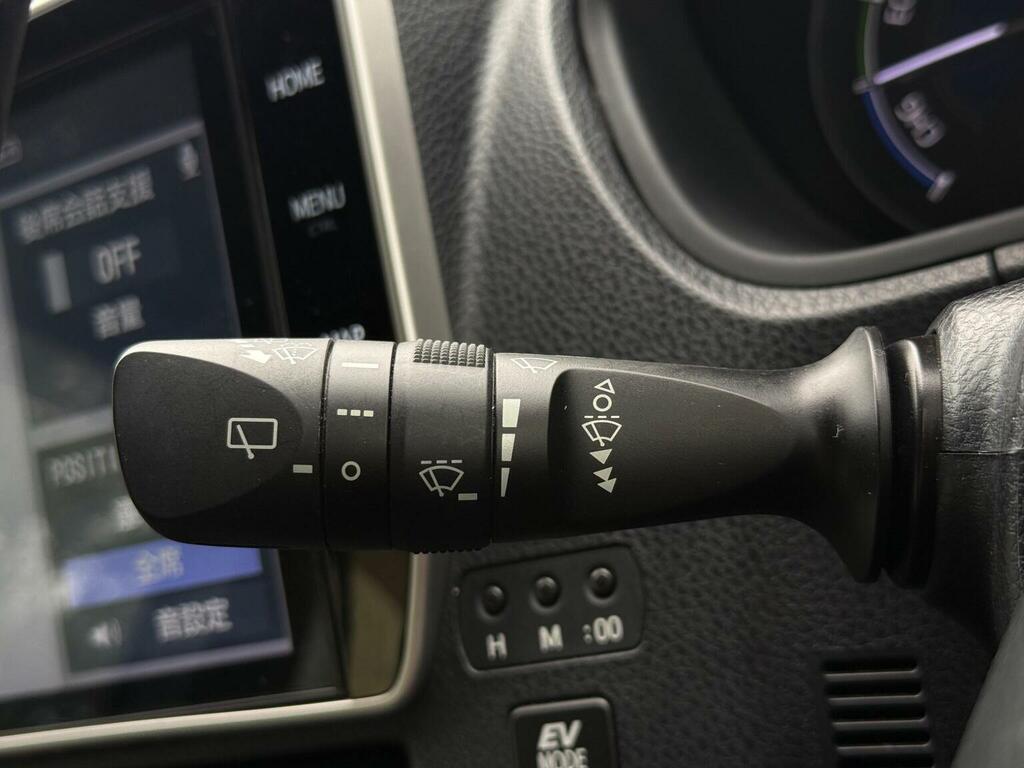 Toyota Voxy Hatchback Black #36