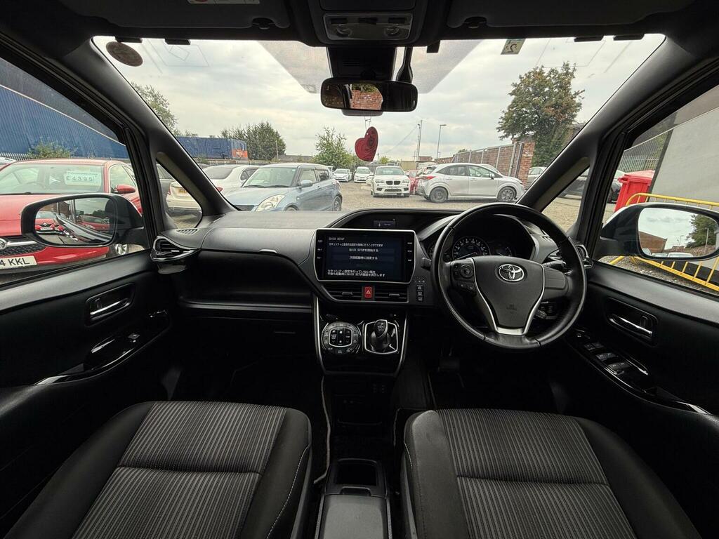 Toyota Voxy Hatchback Black #31