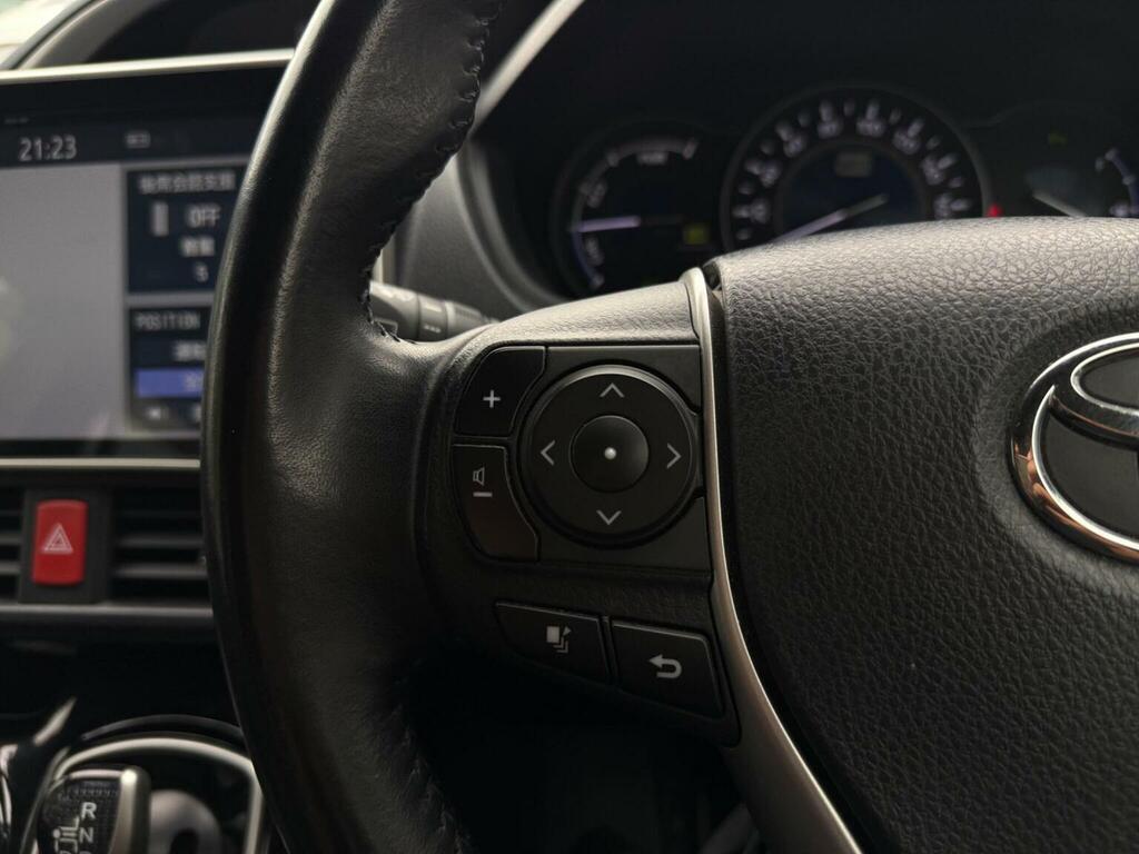 Toyota Voxy Hatchback Black #35