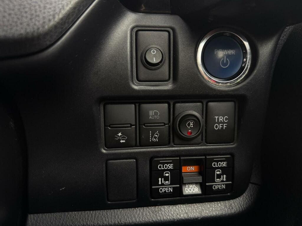 Toyota Voxy Hatchback Black #45