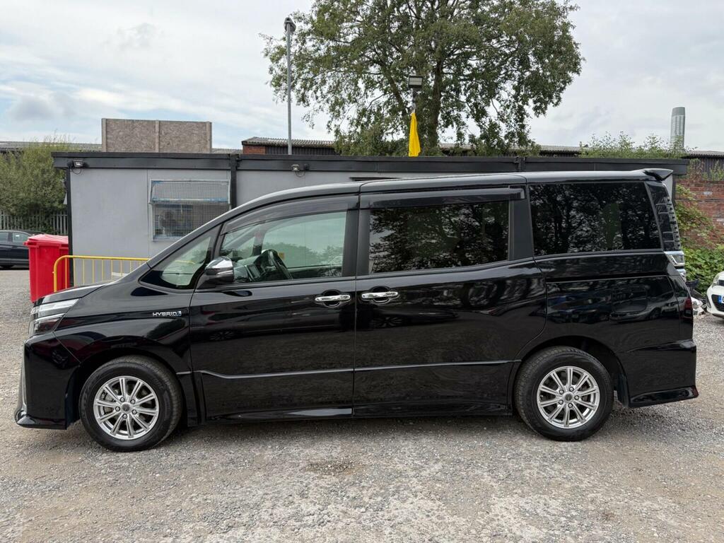 Toyota Voxy 1.8 Hybrid Euro 6 MJ68WVR Black #4
