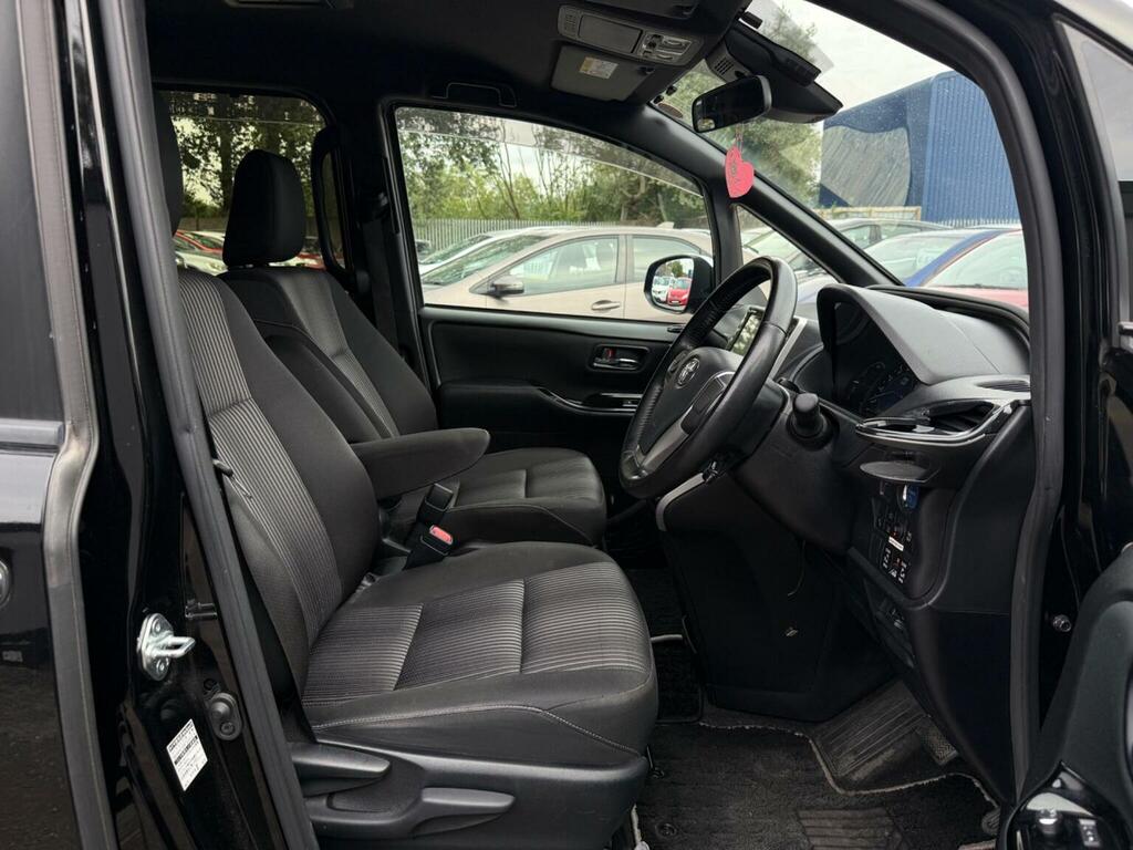 Toyota Voxy Hatchback Black #12