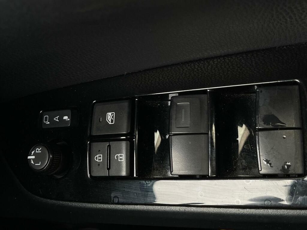 Toyota Prius 1.8 Phev Excel Cvt #30