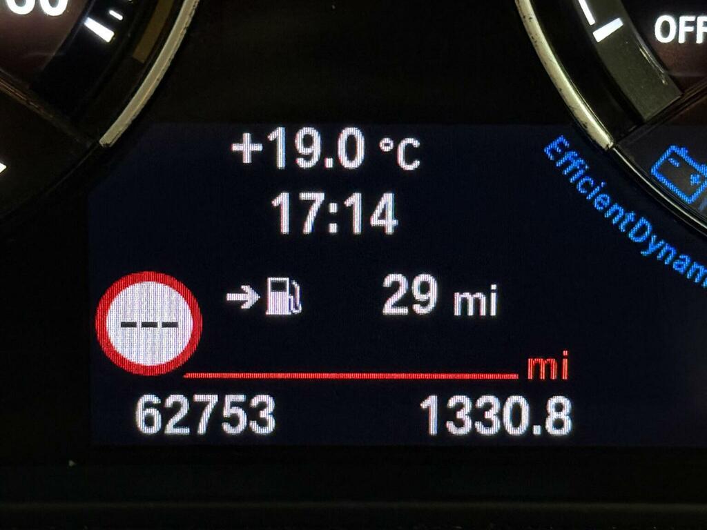 BMW 1 Series Efficientdynamics Plus Black #47
