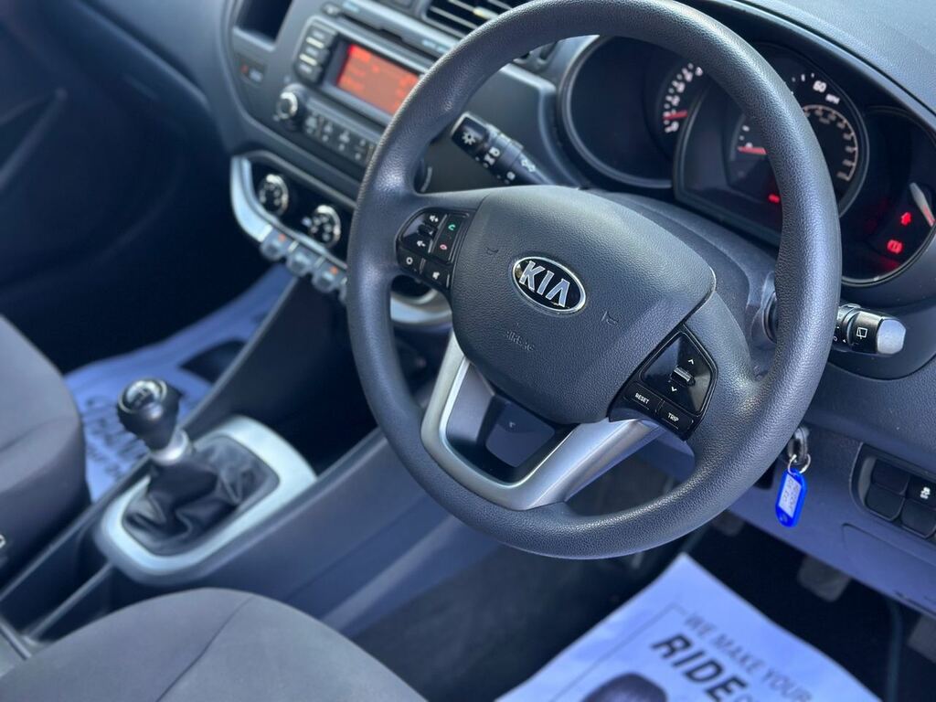 Kia RIO Petrol HG62RWF Silver #3