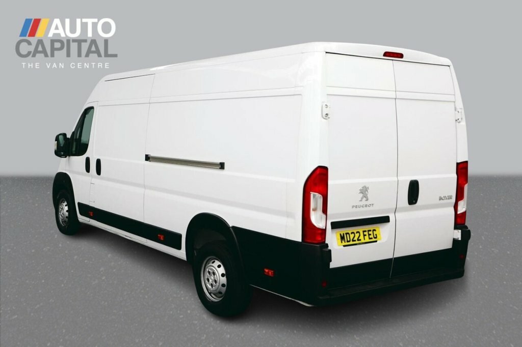 Peugeot Boxer 2.2 Bluehdi 335 Professional Panel Van White #3