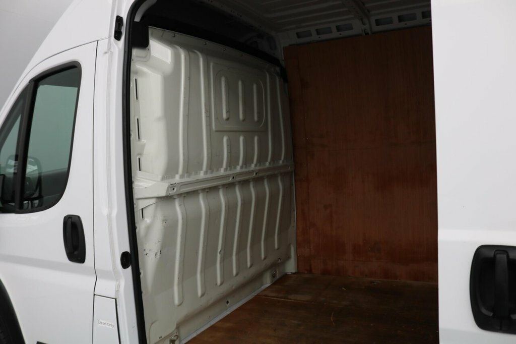 Peugeot Boxer 2.2 Bluehdi 335 Professional Panel Van White #11