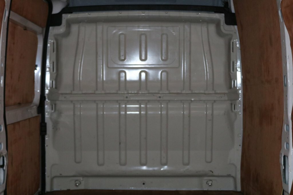 Peugeot Boxer 2.2 Bluehdi 335 Professional Panel Van White #12