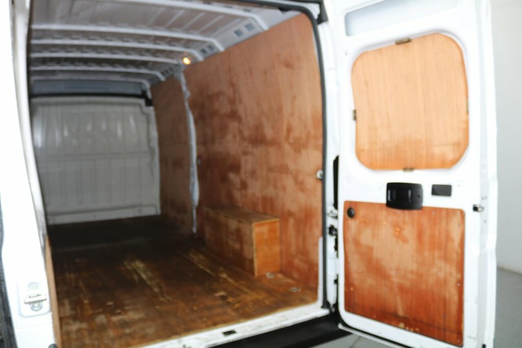 Peugeot Boxer 2.2 Bluehdi 335 Professional Panel Van White #15