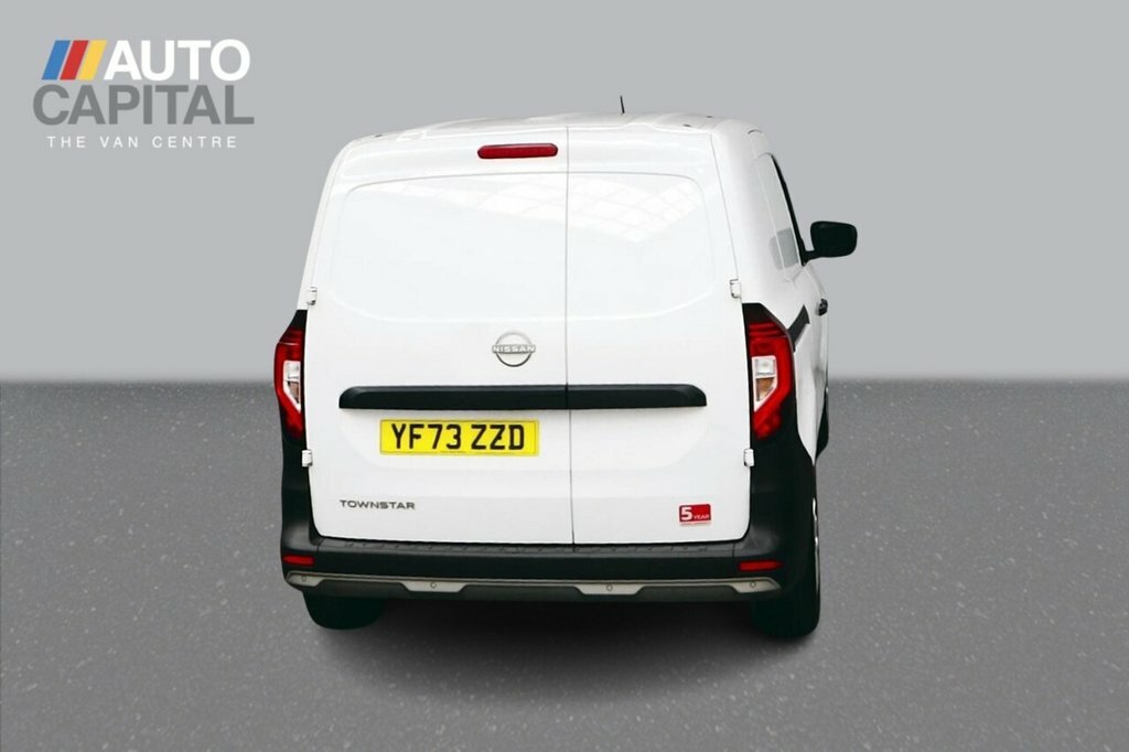 Nissan TOWNSTAR 1.3L Acenta 6Dr White #4