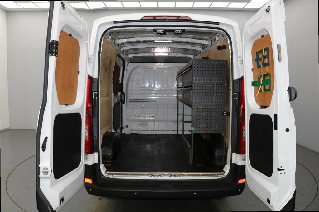 Maxus Deliver 9 2L Null Red #10