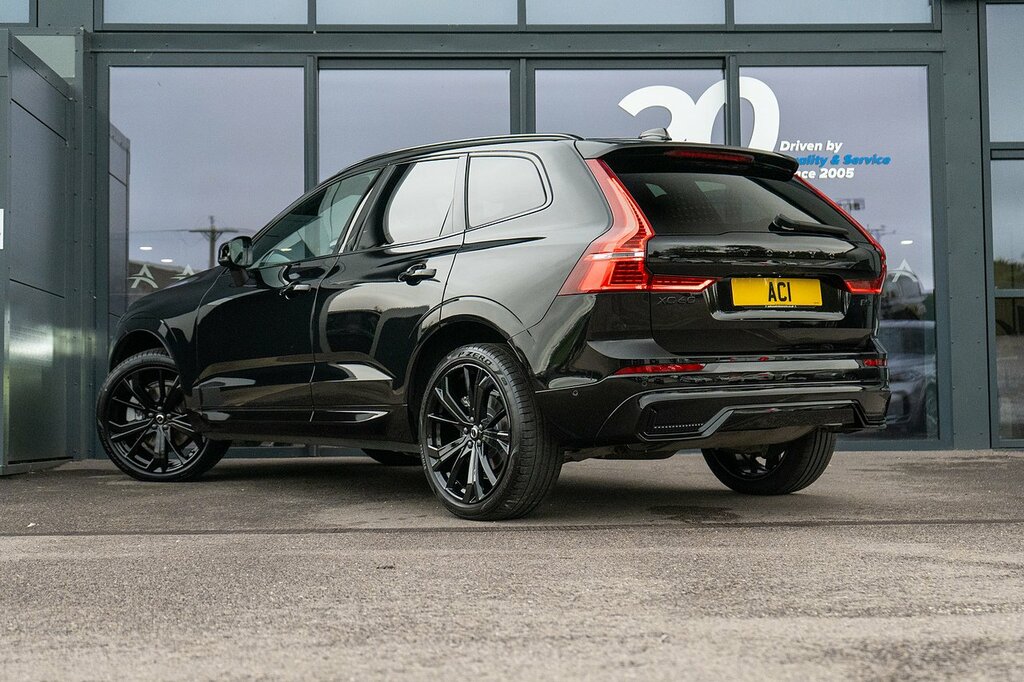 Volvo XC60 B5 Mhev Plus Black Edition WF74XOL Black #2