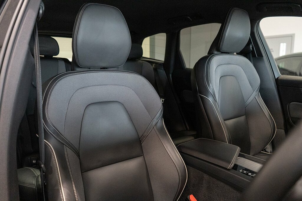 Volvo XC60 B5 Mhev Plus Black Edition WF74XOL Black #5