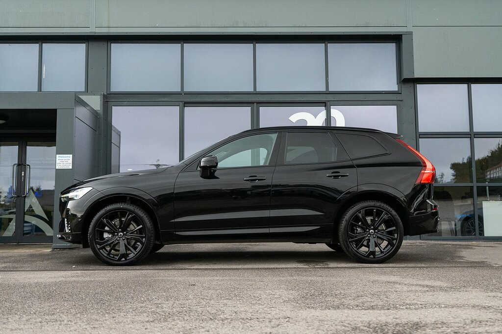 Volvo XC60 B5 Mhev Plus Black Edition WF74XOL Black #3