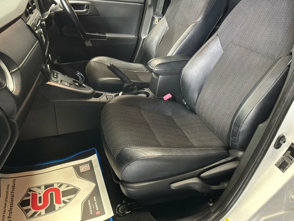 Toyota Auris 1.8L Excel HJ65APU White #6