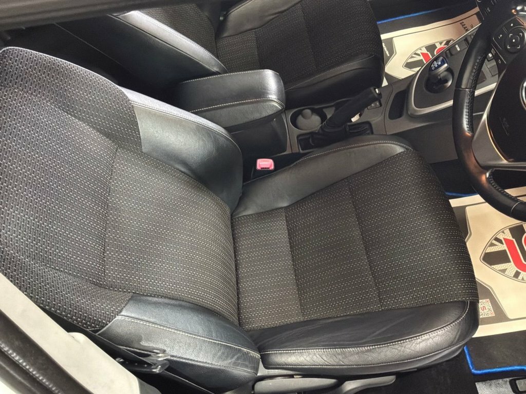 Toyota Auris 1.8L Excel HJ65APU White #3