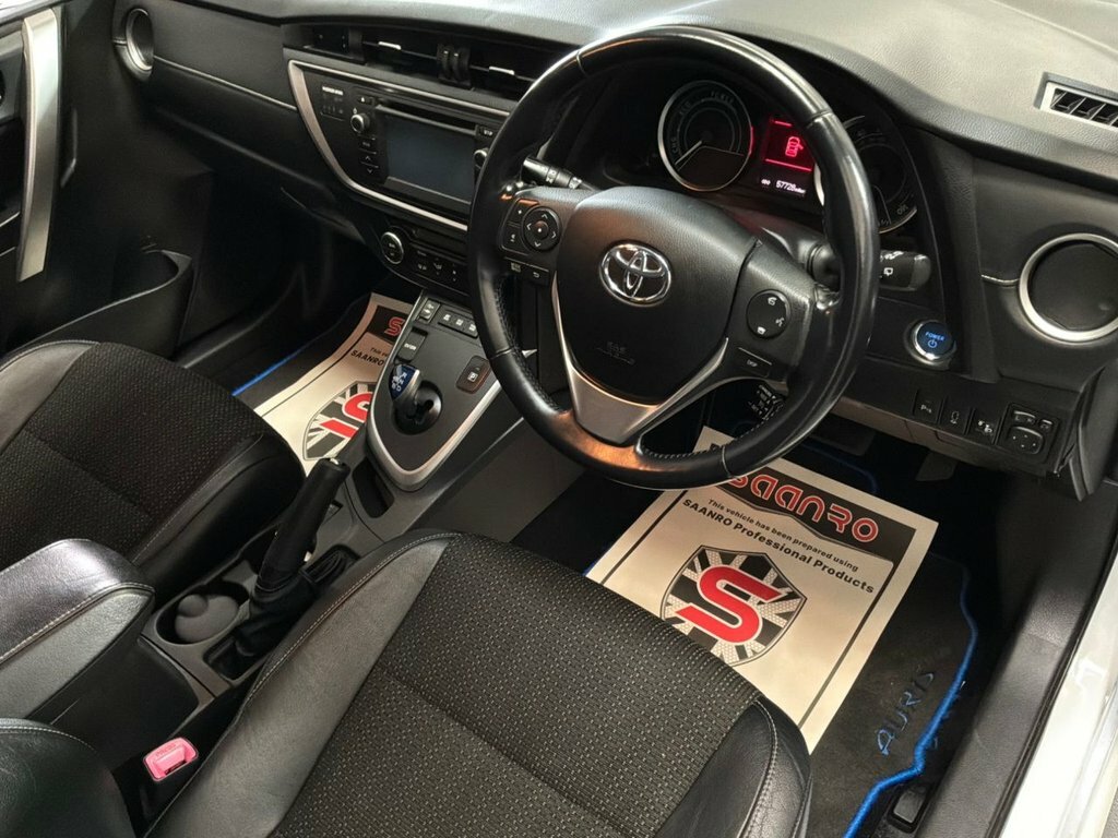 Toyota Auris 1.8L Excel HJ65APU White #4