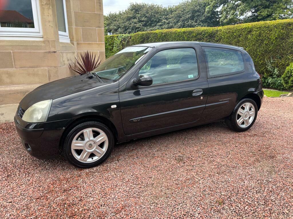 Renault Clio 1.4 Expression Red #13
