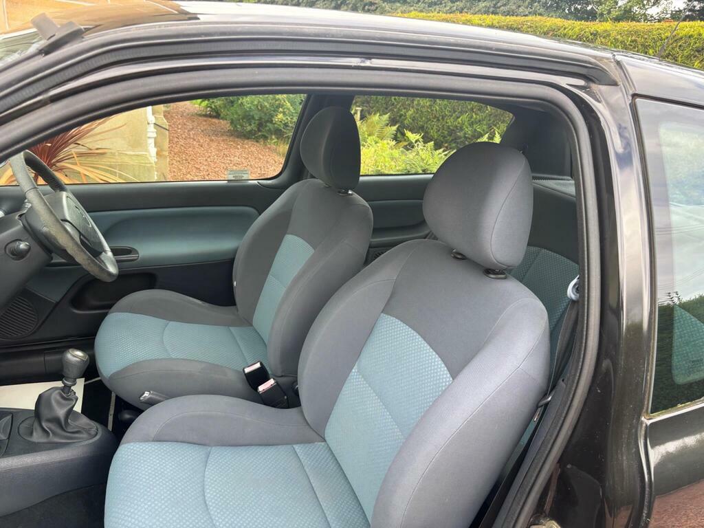 Renault Clio 1.4 Expression Red #16