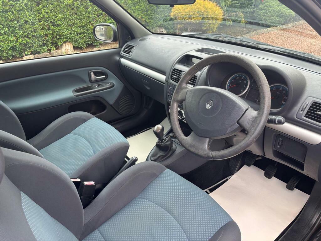 Renault Clio 1.4 Expression Red #6