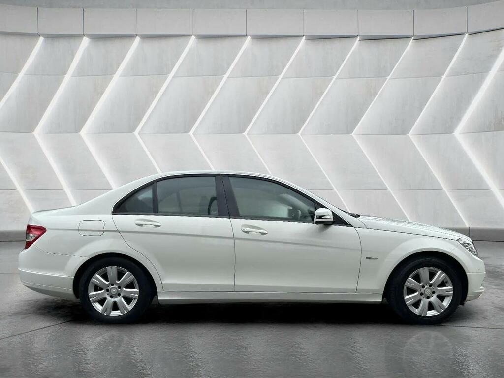 Mercedes-Benz C Class Saloon 1.8 C180 Blueefficiency Executive Se E HV60NVM White #5