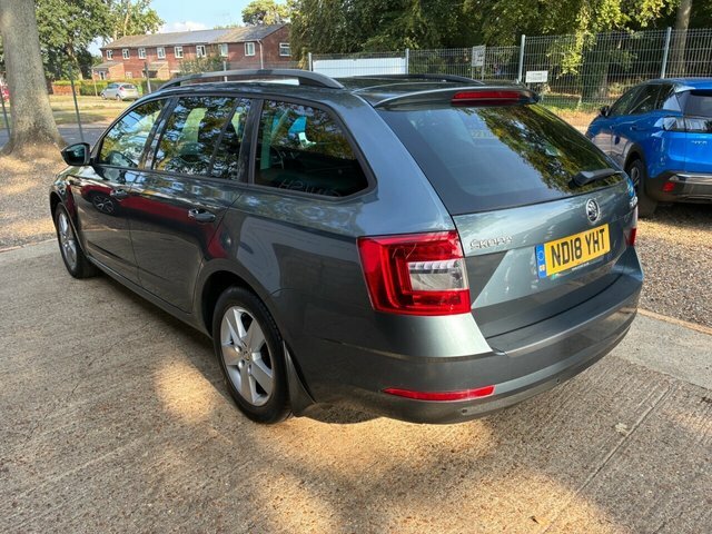 Skoda Octavia 1.6 Tdi Se Estate Euro 6 S S Grey #4