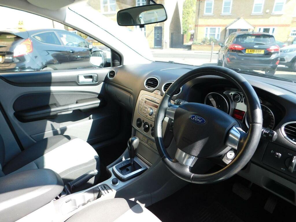 Ford Focus Hatchback 1.6 Zetec 200909 Silver #3