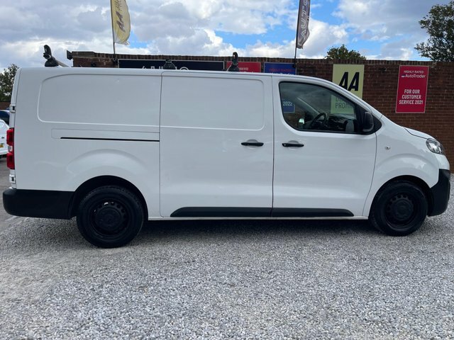 Vauxhall Vivaro Turbo D 3100 Edition White #4
