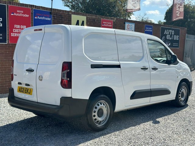 Vauxhall Combo Turbo D 2300 Dynamic AD21EKJ White #3