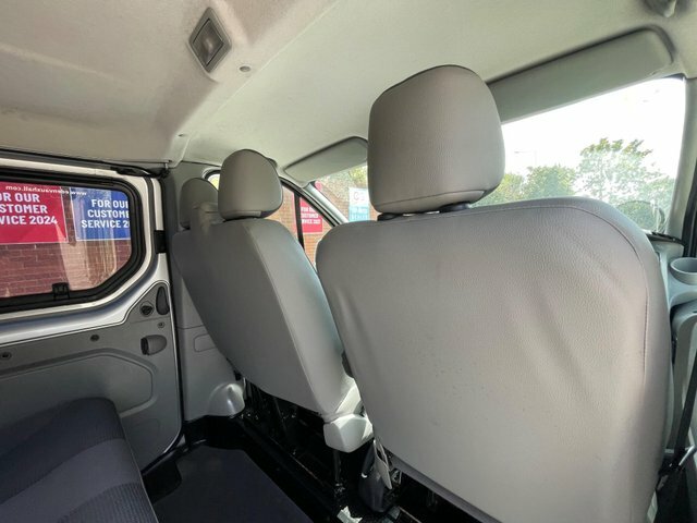 Vauxhall Vivaro Panel Van White #33