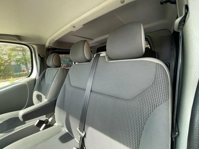 Vauxhall Vivaro Panel Van White #23