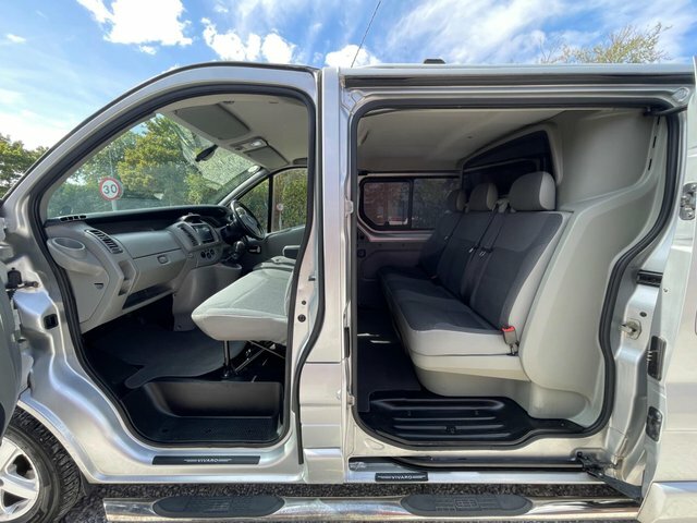 Vauxhall Vivaro Panel Van White #18