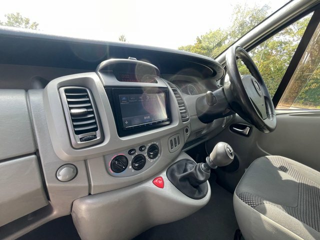 Vauxhall Vivaro Panel Van White #11