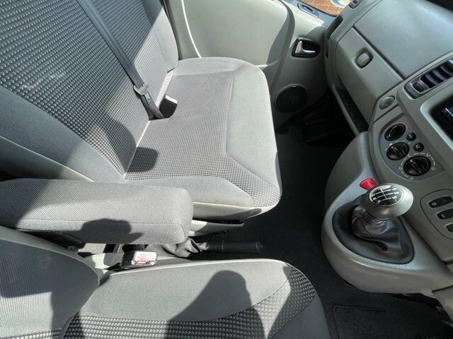 Vauxhall Vivaro Panel Van White #16