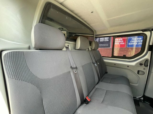 Vauxhall Vivaro Panel Van White #32