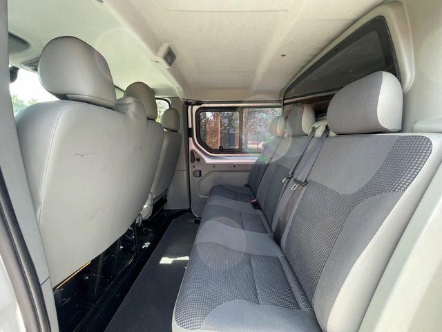 Vauxhall Vivaro Panel Van White #36