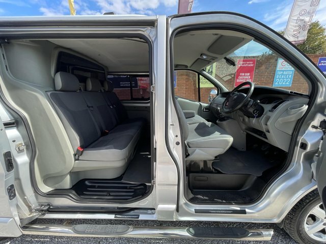 Vauxhall Vivaro Panel Van White #17