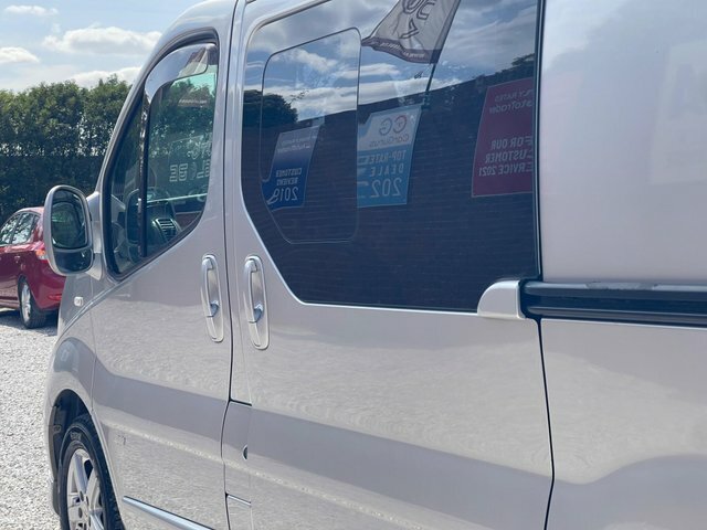 Vauxhall Vivaro Panel Van White #46