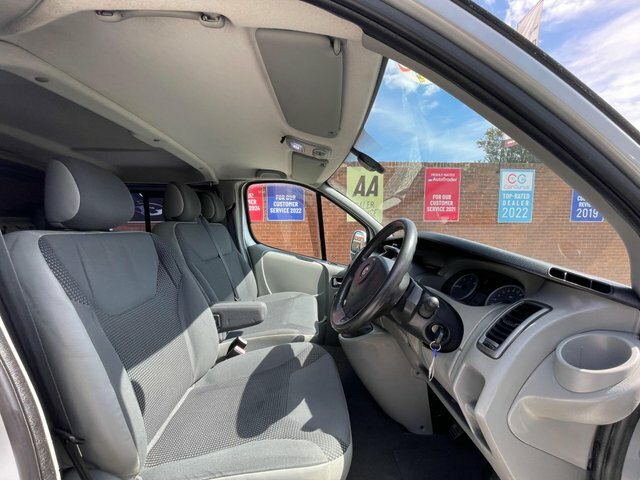 Vauxhall Vivaro Panel Van White #7