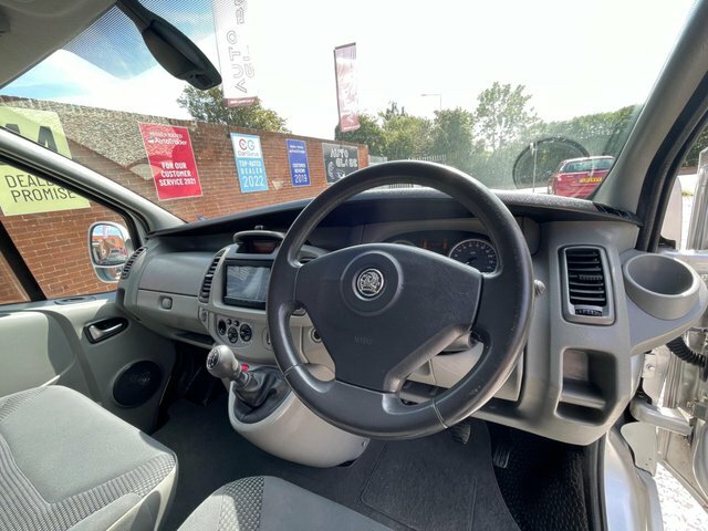 Vauxhall Vivaro Panel Van White #8