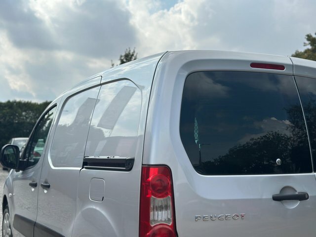 Peugeot Partner Temperature Controlled White #18