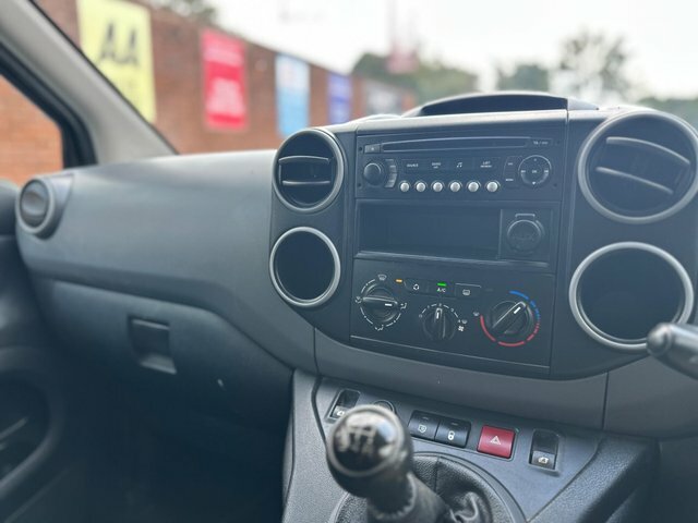 Peugeot Partner Temperature Controlled White #9