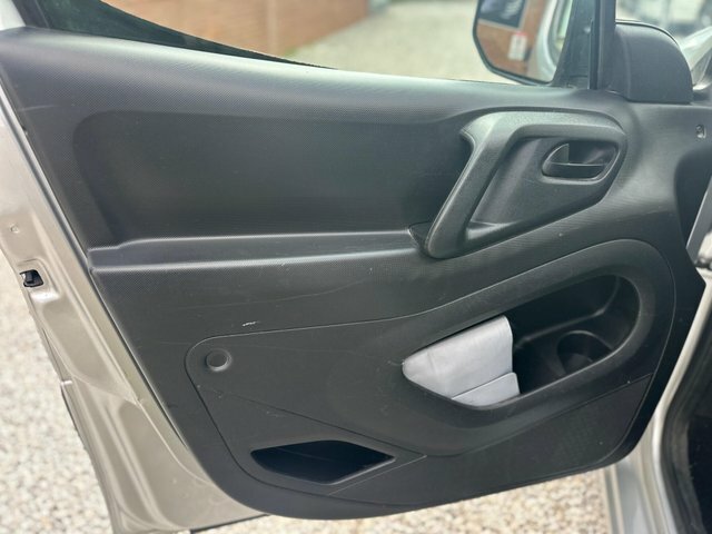 Peugeot Partner Temperature Controlled White #31