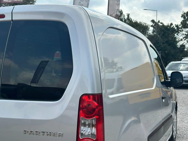 Peugeot Partner Temperature Controlled White #15