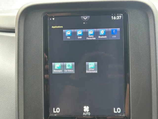 LEVC VN5 Mpv White #26